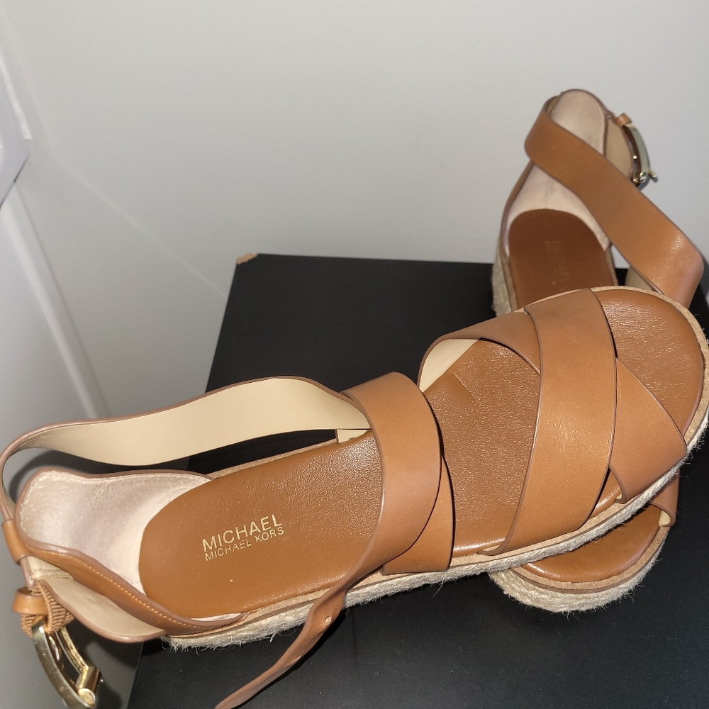 Shoes - Picture 2 of 4